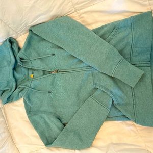 CARHARTT WOMENS ZIP UP!